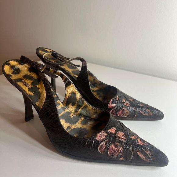 Roberto Cavalli Pointed Toe Slingback Heels - Picture 4 of 8